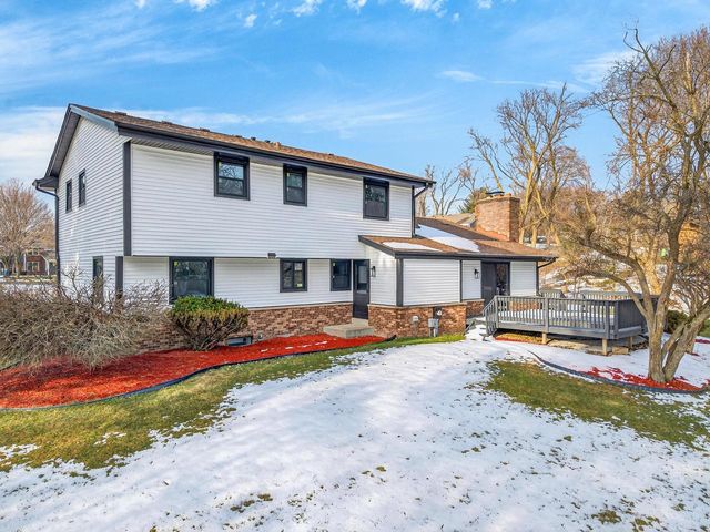 20335 Yorktown COURT, Brookfield, WI 53045