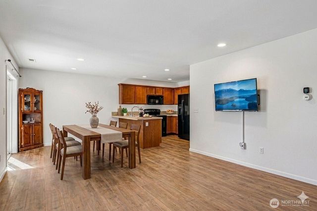 6404 35th Street NE, Marysville, WA 98270
