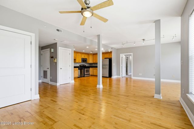 2411 Brownsboro Rd 301, Louisville, KY 40206