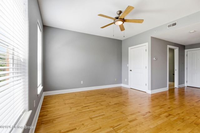 2411 Brownsboro Rd 301, Louisville, KY 40206
