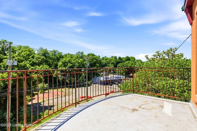 2411 Brownsboro Rd 301, Louisville, KY 40206