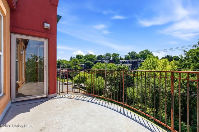 2411 Brownsboro Rd 301, Louisville, KY 40206