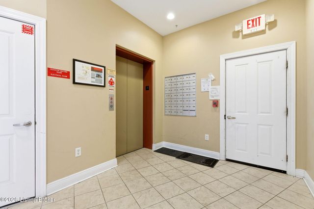 2411 Brownsboro Rd 301, Louisville, KY 40206