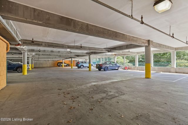 2411 Brownsboro Rd 301, Louisville, KY 40206