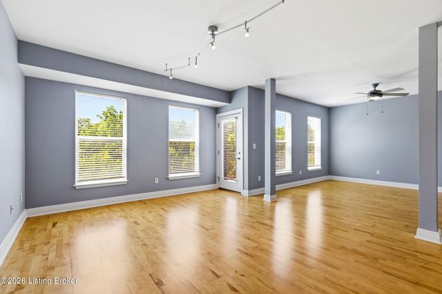 2411 Brownsboro Rd 301, Louisville, KY 40206