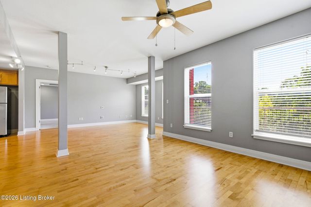 2411 Brownsboro Rd 301, Louisville, KY 40206