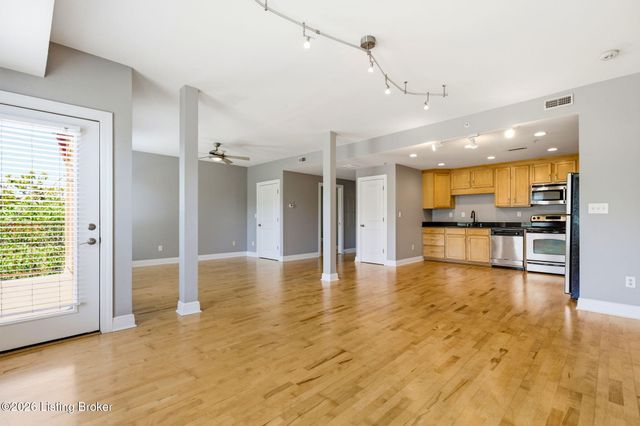 2411 Brownsboro Rd 301, Louisville, KY 40206