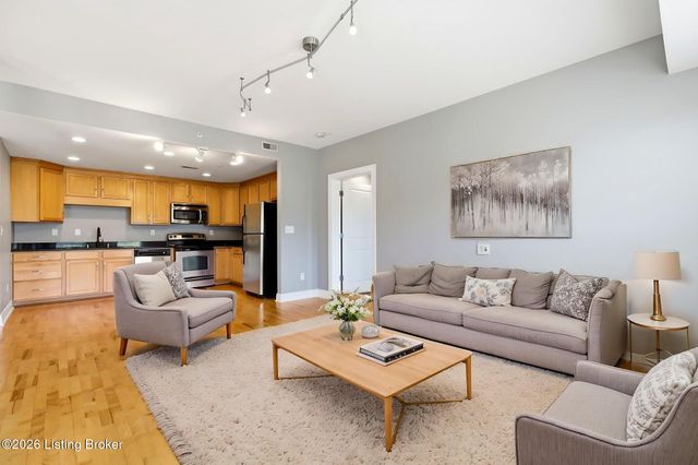2411 Brownsboro Rd 301, Louisville, KY 40206