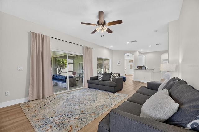 1438 EMERALD HILL WAY, Valrico, FL 33594