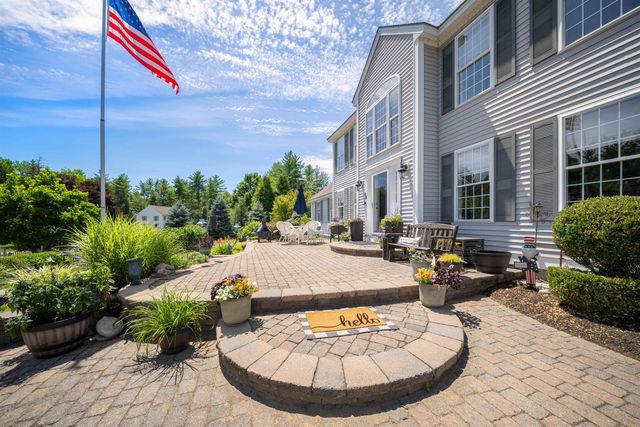 48 Cottonwood Drive, Dover, NH 03820