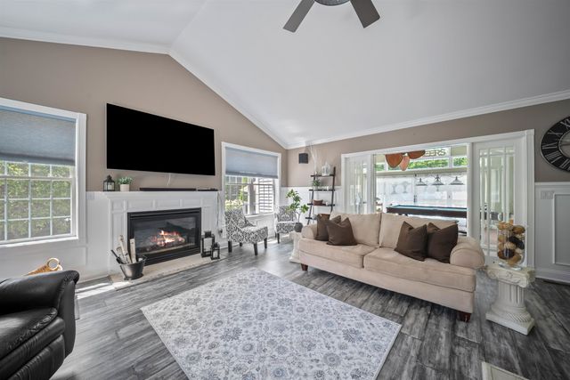 48 Cottonwood Drive, Dover, NH 03820