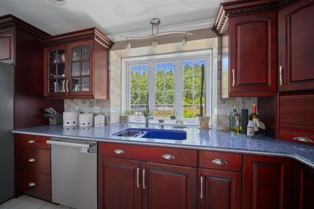 48 Cottonwood Drive, Dover, NH 03820