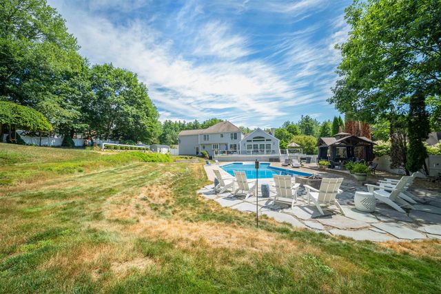 48 Cottonwood Drive, Dover, NH 03820