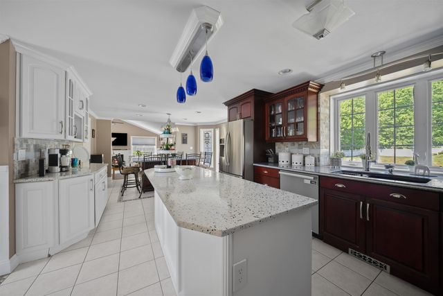 48 Cottonwood Drive, Dover, NH 03820