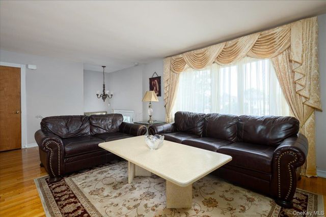 242 Seidman Place, Franklin Square, NY 11010