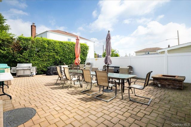 242 Seidman Place, Franklin Square, NY 11010