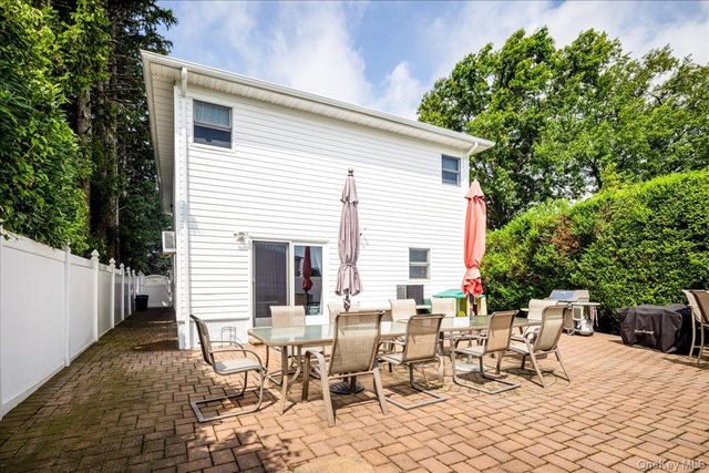 242 Seidman Place, Franklin Square, NY 11010