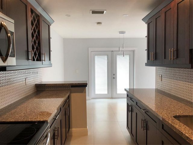 43 NE 12th Avenue 43, Homestead, FL 33030
