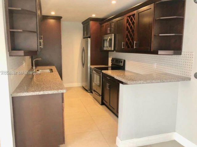 43 NE 12th Avenue 43, Homestead, FL 33030