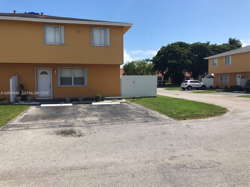 43 NE 12th Avenue 43, Homestead, FL 33030