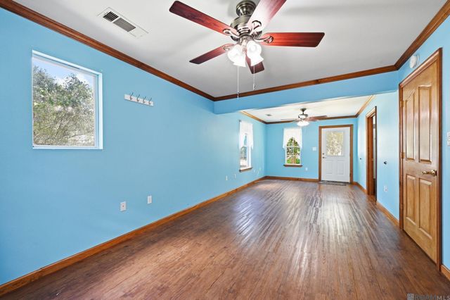 24762 La Hwy 1032, Denham Springs, LA 70726