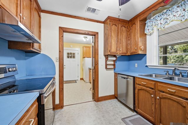 24762 La Hwy 1032, Denham Springs, LA 70726