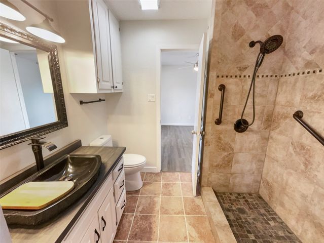 1242 Laguna Vista Way, Grapevine, TX 76051