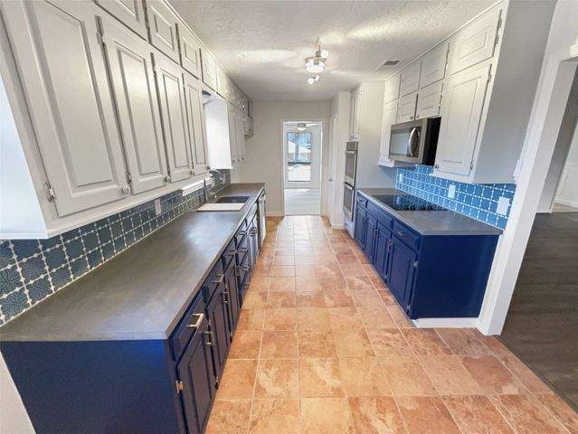 1242 Laguna Vista Way, Grapevine, TX 76051