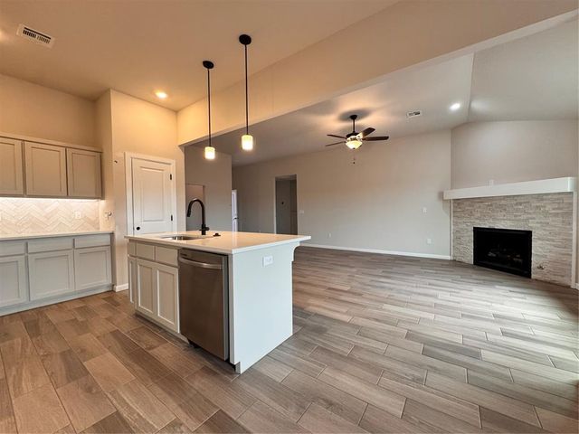 1800 Pin Cherry Lane, Moore, OK 73160