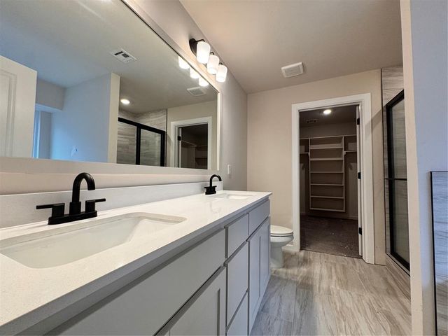 1800 Pin Cherry Lane, Moore, OK 73160