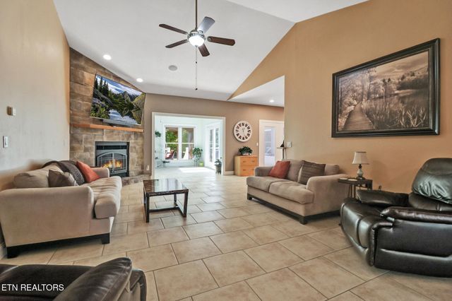 57 Inwood Terrace, Crossville, TN 38558