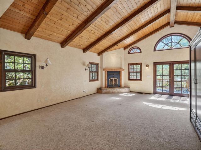 37733 Black Ranch Rd, Oakhurst, CA 93644