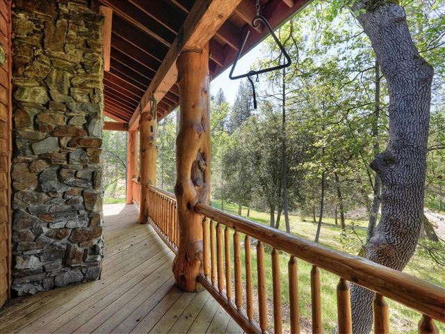 37733 Black Ranch Rd, Oakhurst, CA 93644