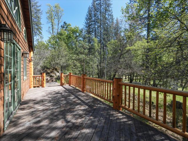 37733 Black Ranch Rd, Oakhurst, CA 93644