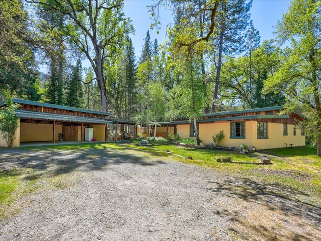 37733 Black Ranch Rd, Oakhurst, CA 93644
