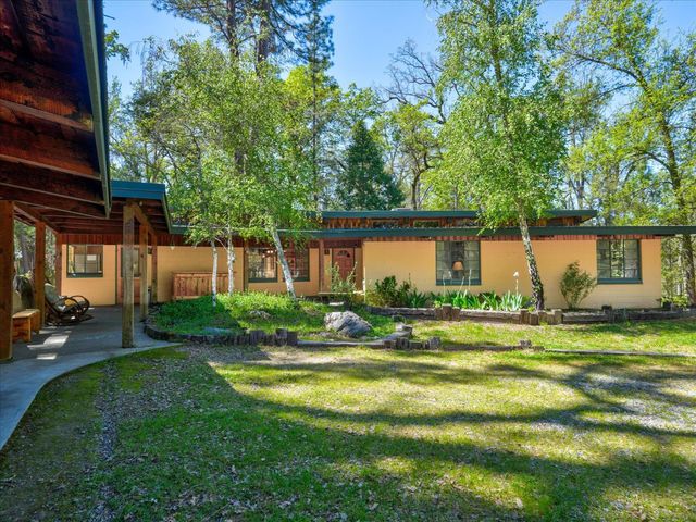 37733 Black Ranch Rd, Oakhurst, CA 93644