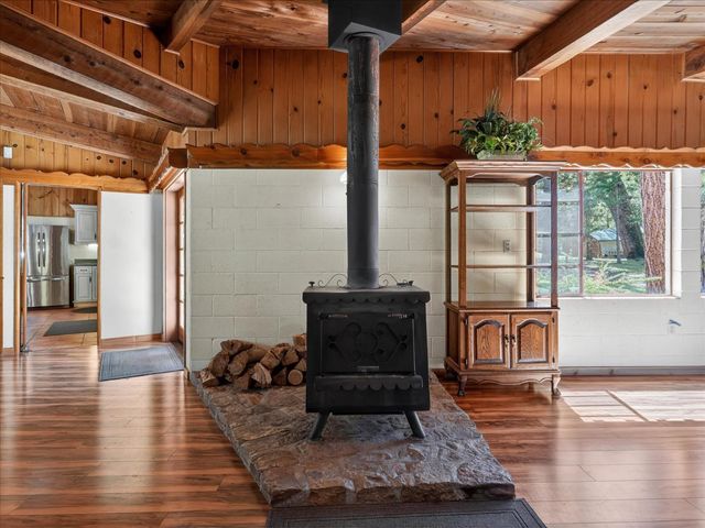37733 Black Ranch Rd, Oakhurst, CA 93644