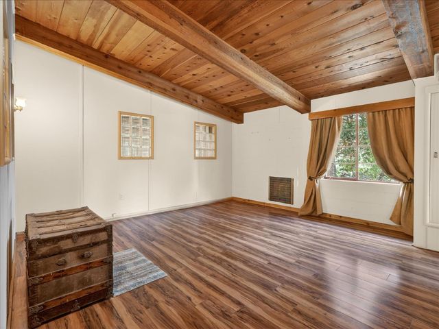 37733 Black Ranch Rd, Oakhurst, CA 93644