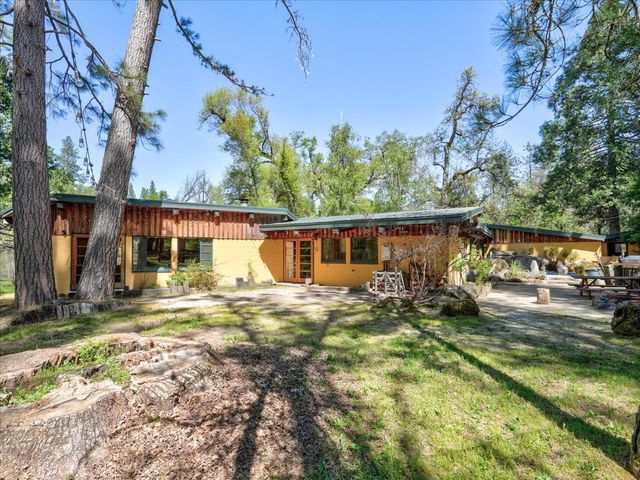 37733 Black Ranch Rd, Oakhurst, CA 93644