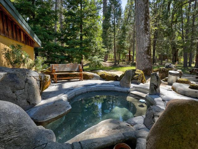 37733 Black Ranch Rd, Oakhurst, CA 93644