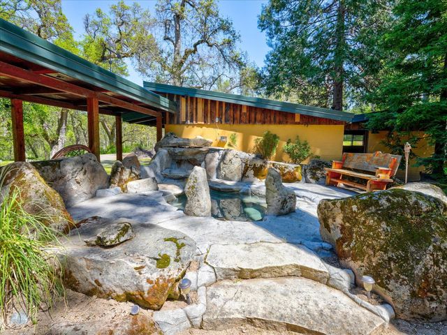 37733 Black Ranch Rd, Oakhurst, CA 93644