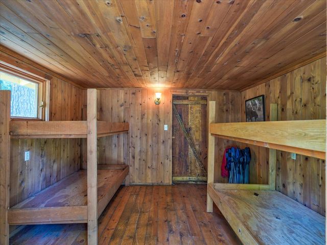 37733 Black Ranch Rd, Oakhurst, CA 93644