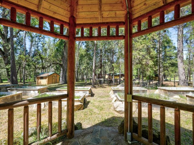 37733 Black Ranch Rd, Oakhurst, CA 93644