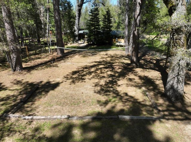 37733 Black Ranch Rd, Oakhurst, CA 93644