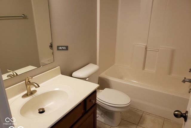 13640 Whitten Drive N, Fishers, IN 46037