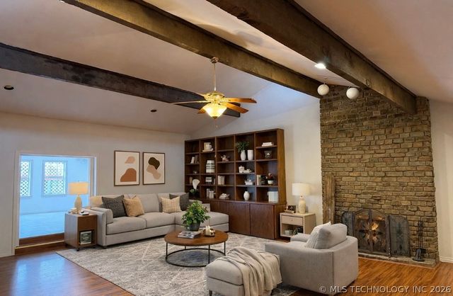 5212 S Columbia Place, Tulsa, OK 74105