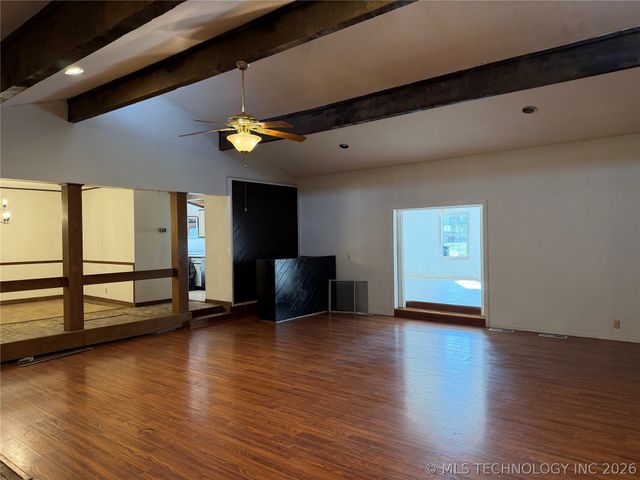 5212 S Columbia Place, Tulsa, OK 74105