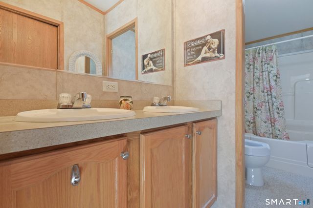 6 Evergreen Park, Clinton, CT 06413