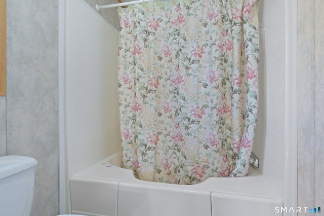 6 Evergreen Park, Clinton, CT 06413