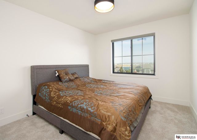 12505 Pheasant Run Circle, Papillion, NE 68046